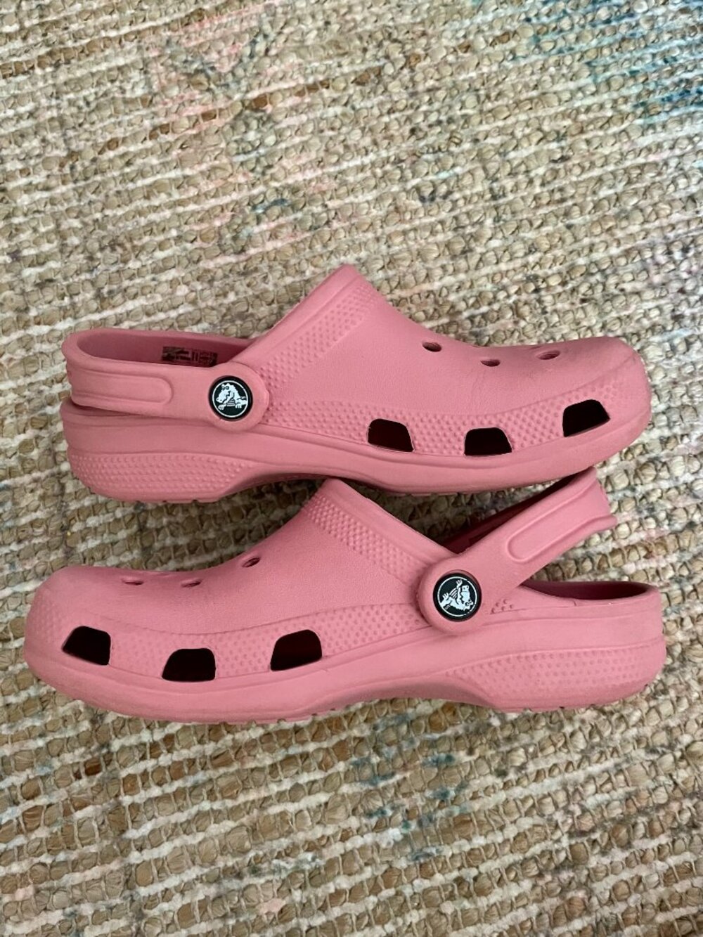 Crocs Rose Pink Clogs Slip ons Women's 6 Men's 4 - Picture 2 of 7